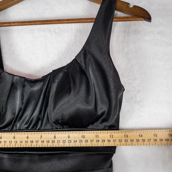 B. Darling Dress Women's 1/2 Black Satin Bodycon Lined in Hot Pink Juniors Teen - Picture 8 of 8